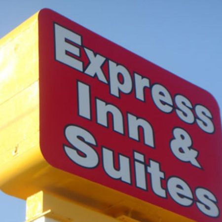 Express Inn & Suites Clearwater Pinellas Park Bagian luar foto