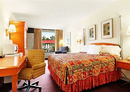 Express Inn & Suites Clearwater Pinellas Park Ruang foto