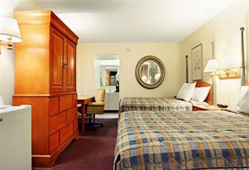 Express Inn & Suites Clearwater Pinellas Park Ruang foto